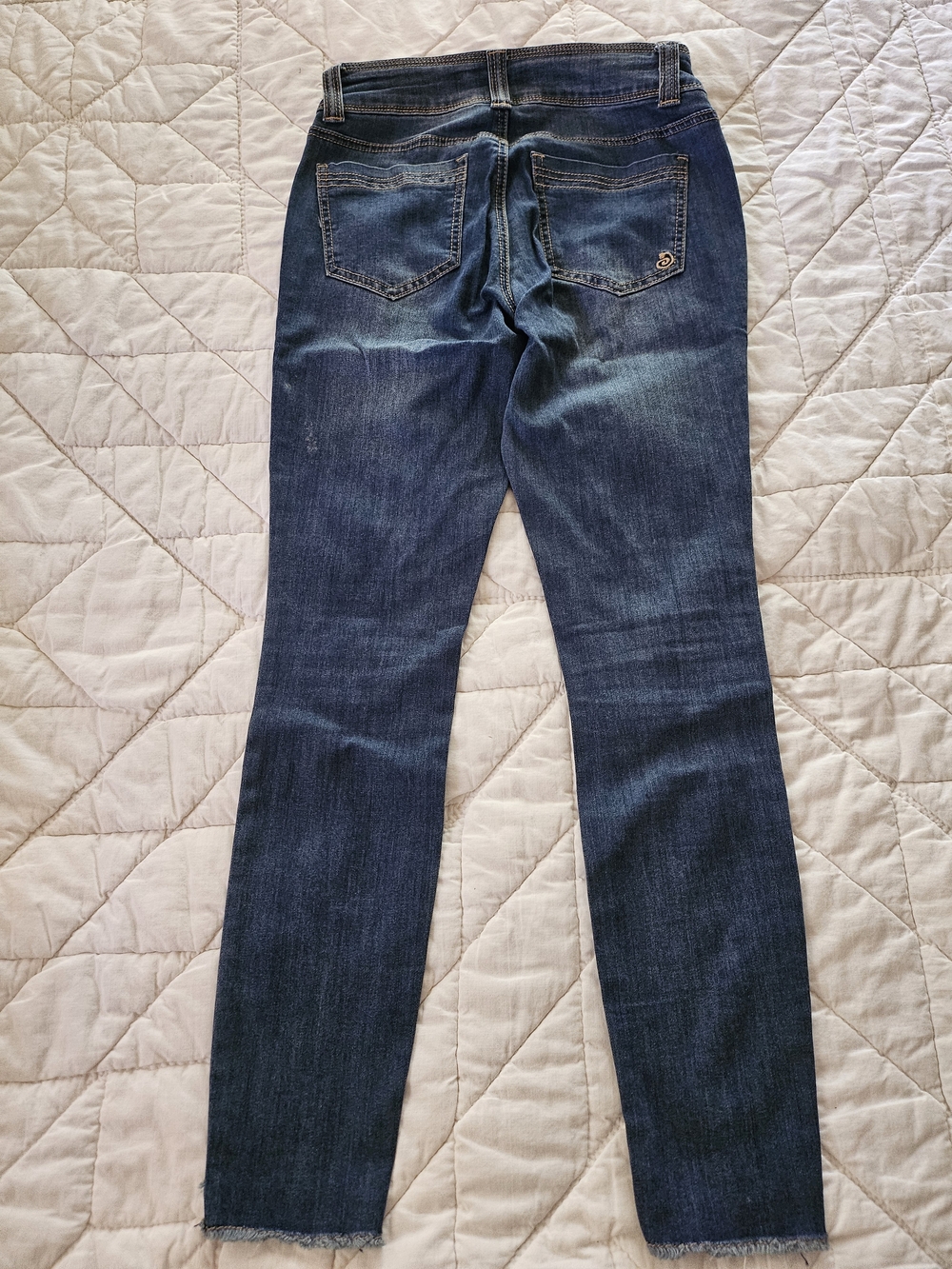 Indigo Rein-Two Button Mid-Rise Ankle -w/ Chili Pepper/Floral Embroidery- Size 7 - Picture 3 of 10